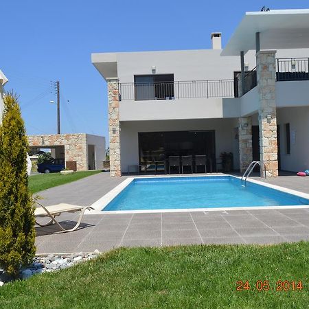 Villa Angela Dhrousha Bagian luar foto