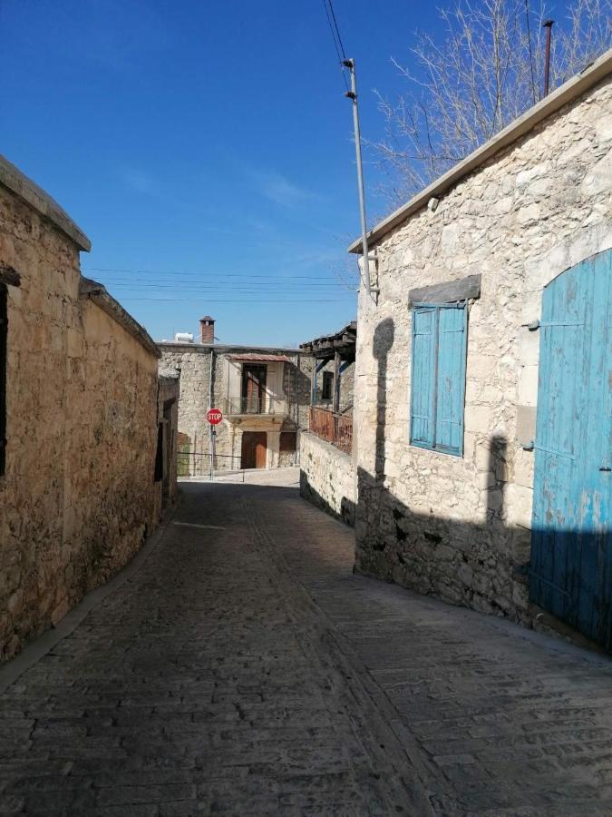 Villa Angela Dhrousha Bagian luar foto