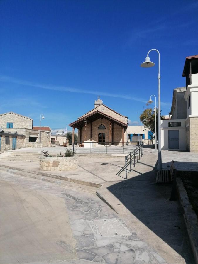 Villa Angela Dhrousha Bagian luar foto