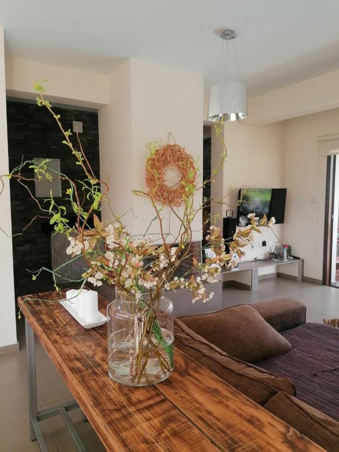 Villa Angela Dhrousha Bagian luar foto