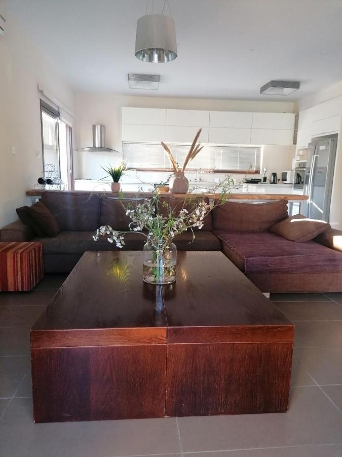 Villa Angela Dhrousha Bagian luar foto