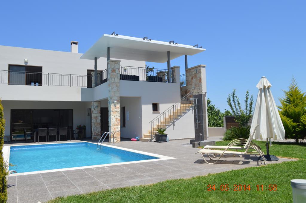 Villa Angela Dhrousha Bagian luar foto