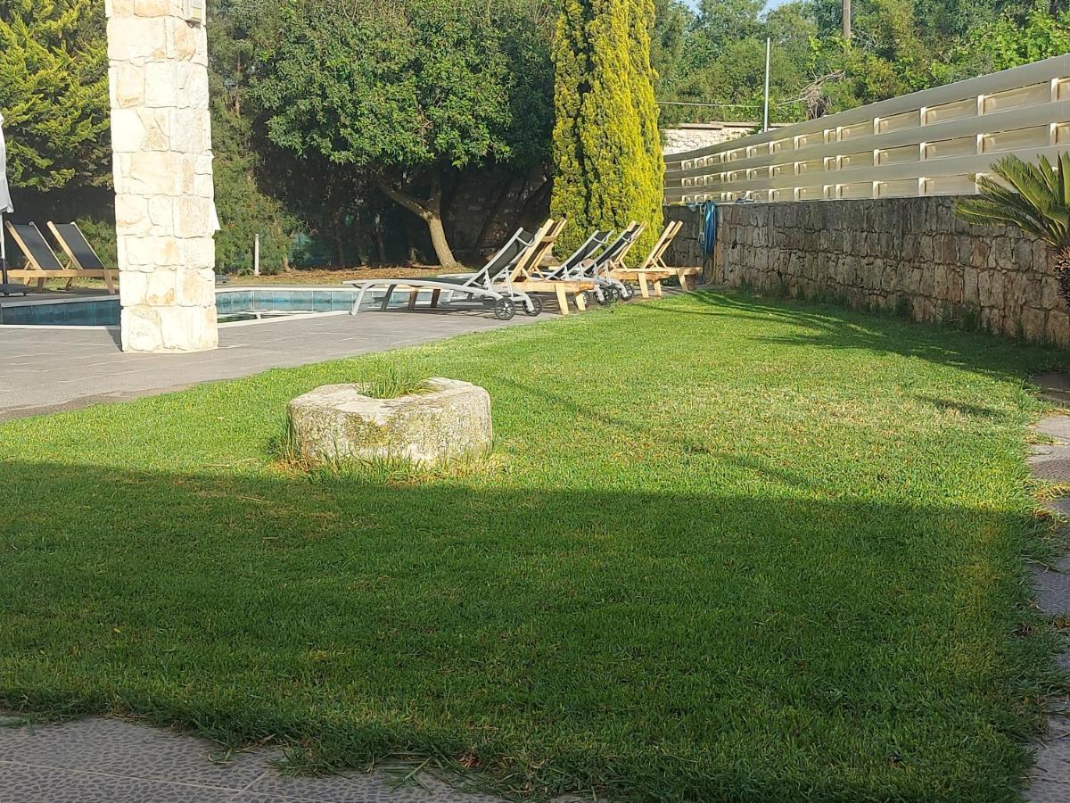 Villa Angela Dhrousha Bagian luar foto