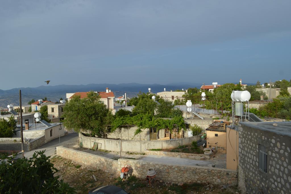 Villa Angela Dhrousha Bagian luar foto