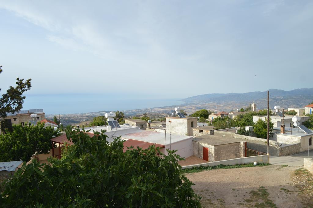 Villa Angela Dhrousha Bagian luar foto