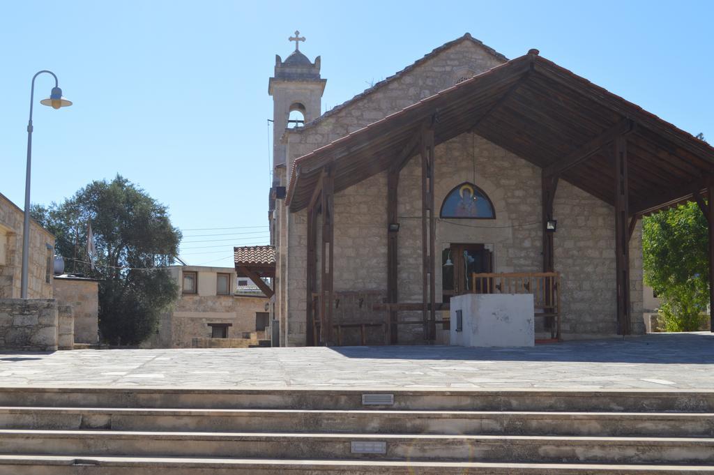 Villa Angela Dhrousha Bagian luar foto
